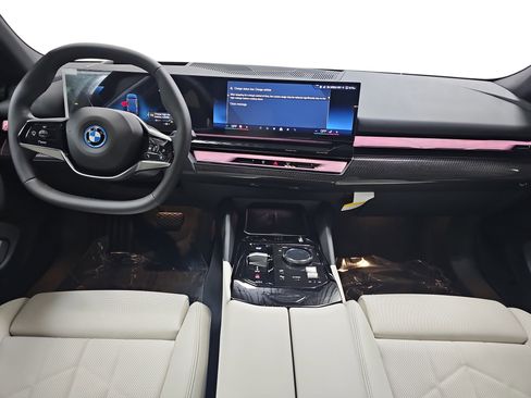 New 2026 BMW i5 eDrive40 w/ Premium Package image 9