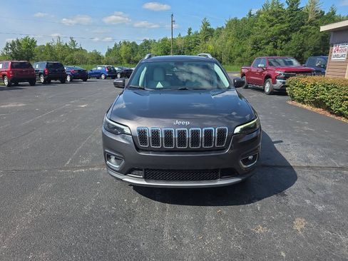Used 2019 Jeep Cherokee Limited w/ Trailer Tow Group AWD/4WD image 3