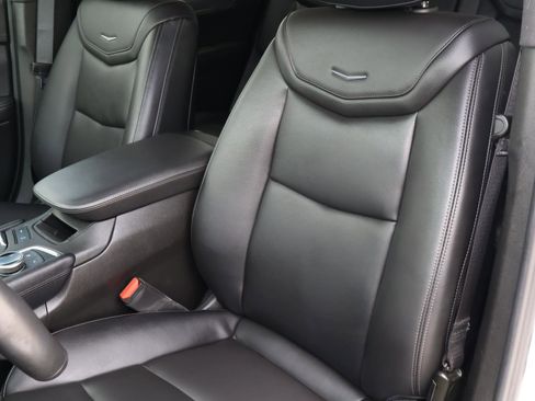Used 2023 Cadillac XT6 Luxury FWD image 18