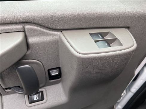 Used 2019 Chevrolet Express 2500 w/ Driver Convenience Package RWD image 8