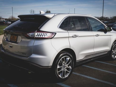 Used 2015 Ford Edge Titanium image 21