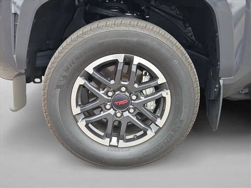 Used 2025 Toyota Tacoma TRD Sport AWD/4WD image 18