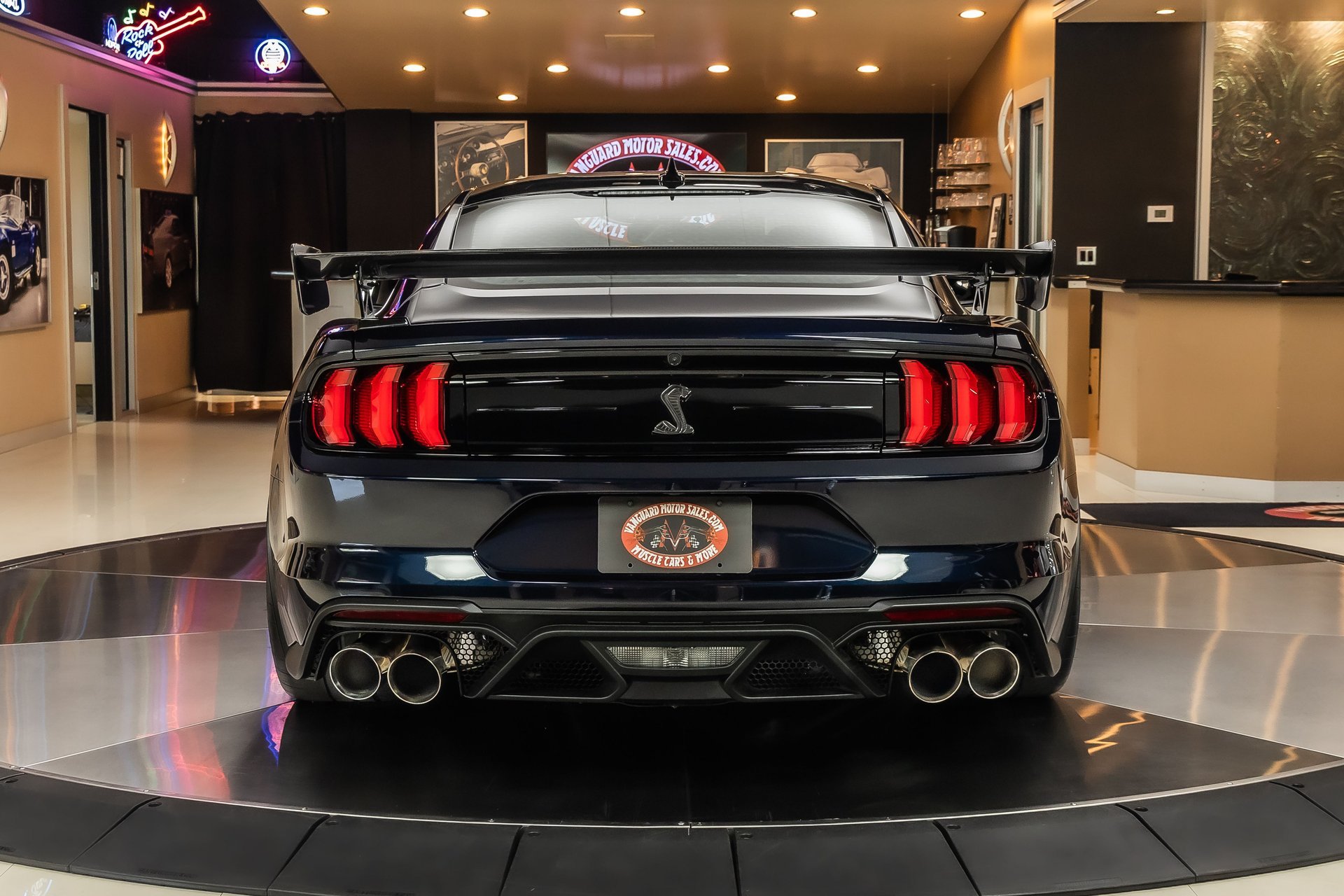 Used 2021 Ford Mustang Shelby GT500 w/ Carbon Fiber Track Pack RWD image 13