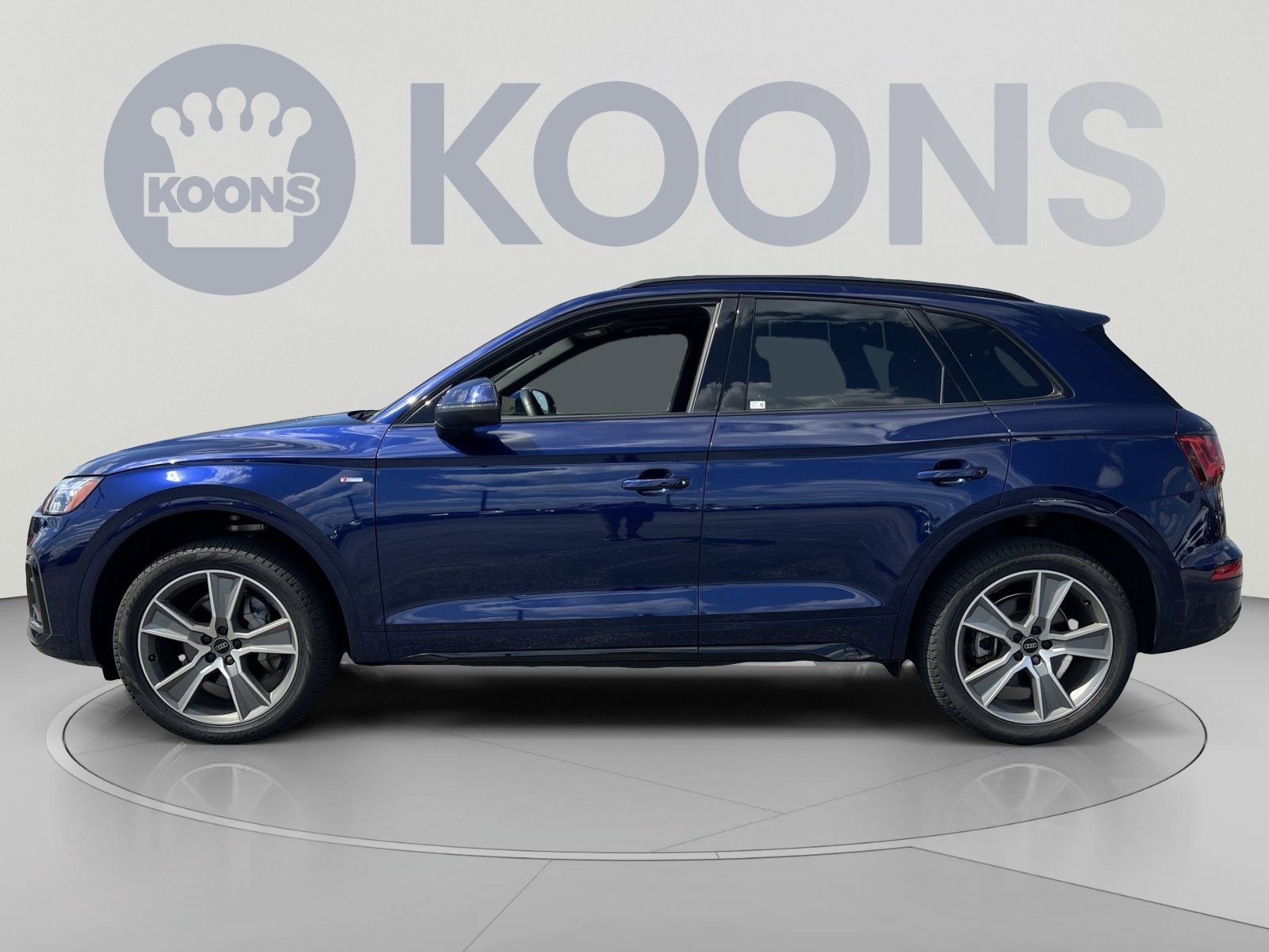 Used 2025 Audi Q5 2.0T Premium w/ Convenience Plus Package AWD/4WD image 2