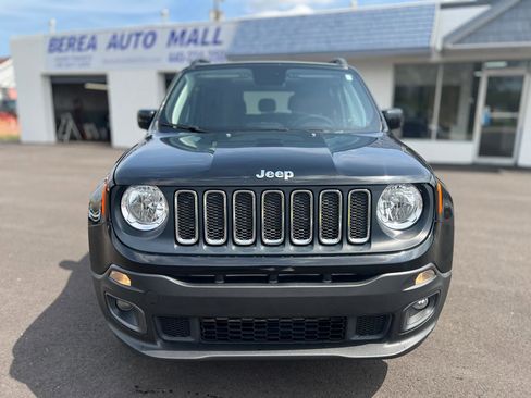 Used 2018 Jeep Renegade Latitude w/ Cold Weather Group AWD/4WD image 3