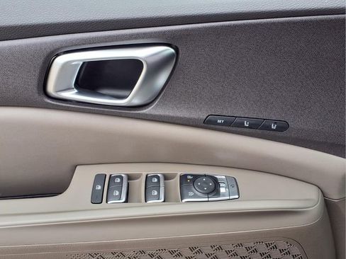 New 2026 Kia Carnival SX FWD image 16