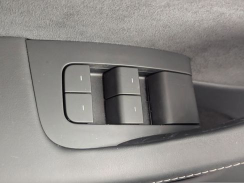 Used 2024 Tesla Model Y Long Range image 42