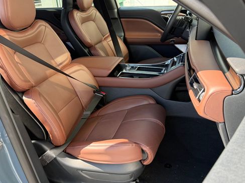 New 2026 Lincoln Aviator Reserve AWD/4WD image 12