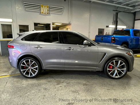 Used 2020 Jaguar F-PACE SVR image 2