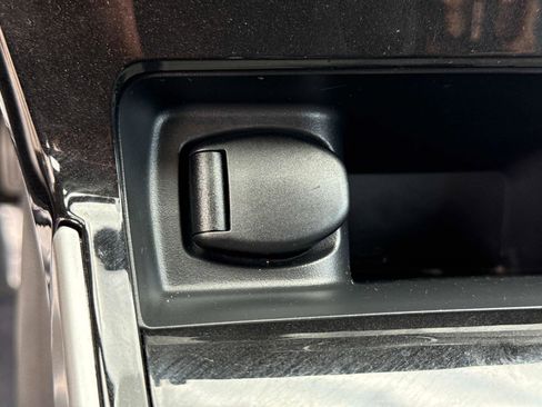 Used 2019 Nissan Sentra SL image 27