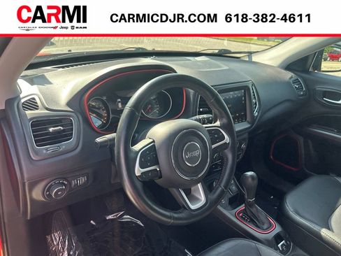 Used 2018 Jeep Compass Trailhawk w/ Leather Interior Group AWD/4WD image 13