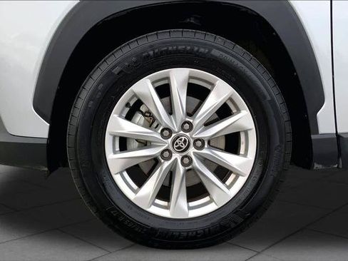 Certified 2026 Toyota Corolla Cross LE FWD image 11