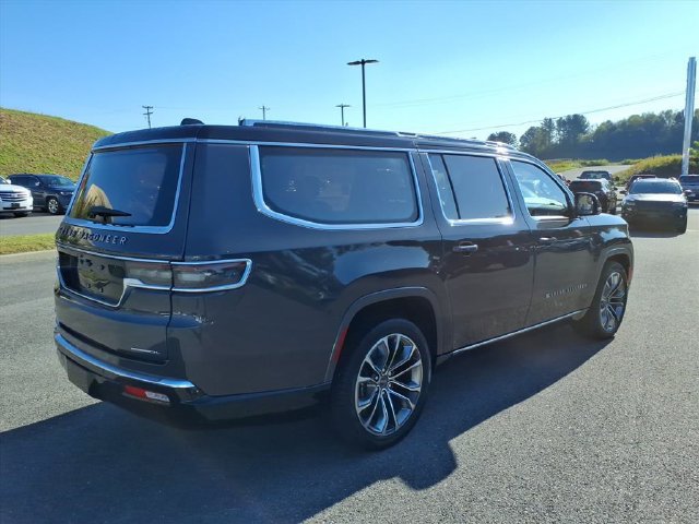 Used 2023 Jeep Grand Wagoneer L Series III w/ Rear Seat Video Group 1 AWD/4WD image 6