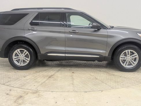Certified 2022 Ford Explorer XLT w/ Equipment Group 202A image 7