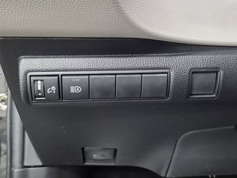 Used 2022 Toyota Corolla LE image 23