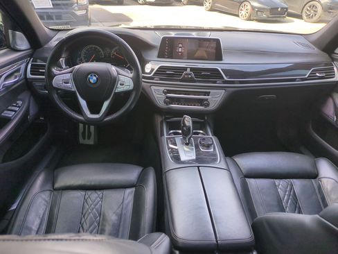 Used 2018 BMW 750i xDrive w/ Executive Package image 25