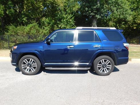 Used 2019 Toyota 4Runner Limited AWD/4WD image 9