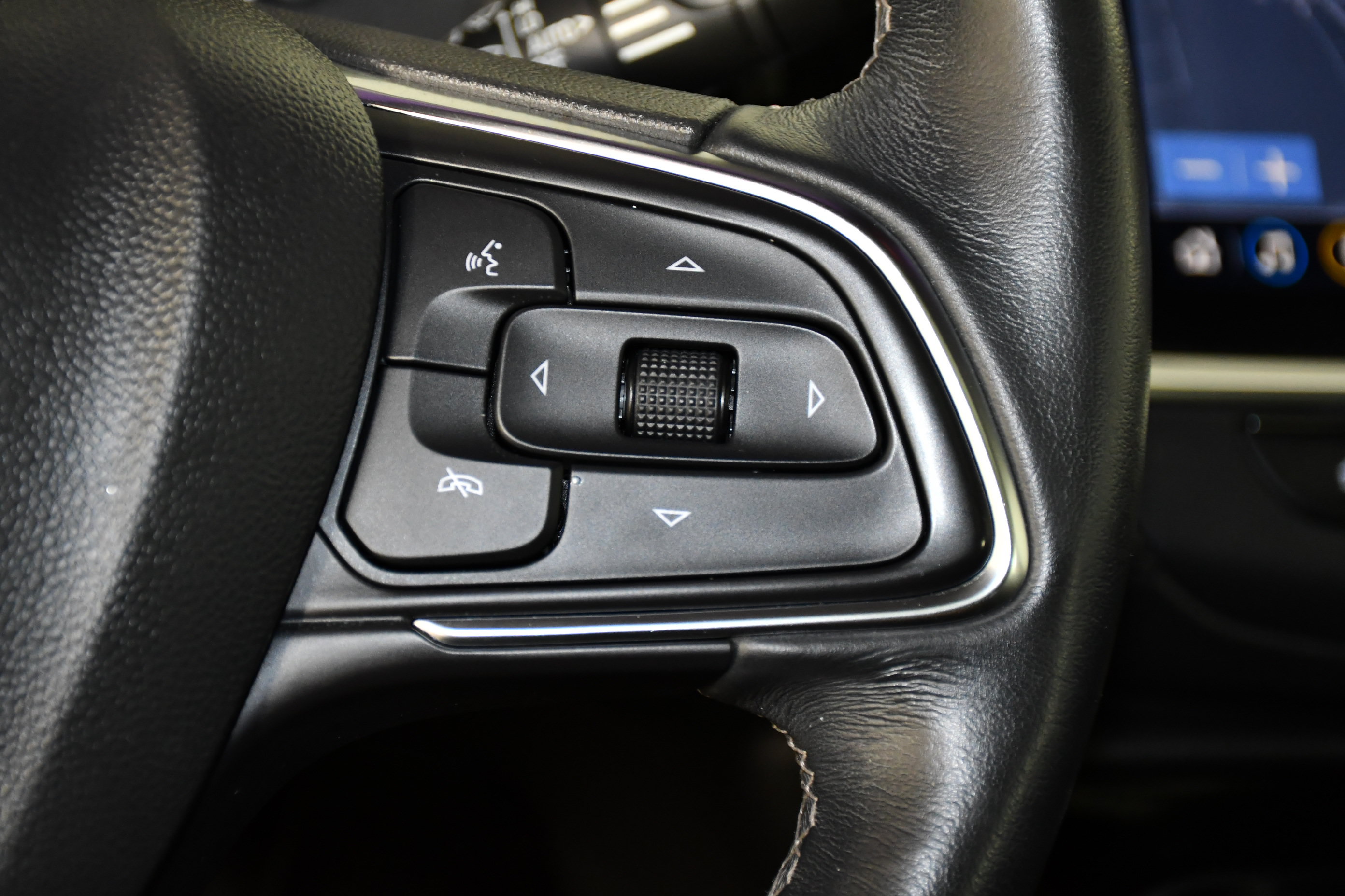 Used 2022 Buick Encore GX Essence w/ Advanced Technology Package FWD image 20