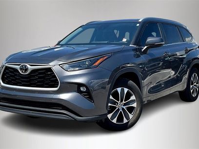 Used 2023 Toyota Highlander XLE