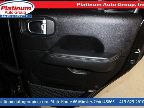 Used 2019 Jeep Wrangler Unlimited Sahara w/ Safety Group AWD/4WD image 35