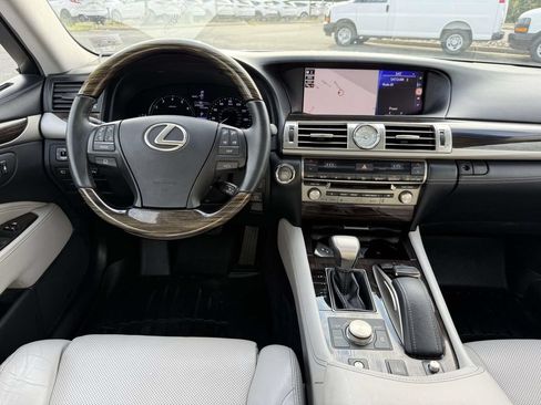 Used 2017 Lexus LS 460 AWD w/ Comfort Package image 8