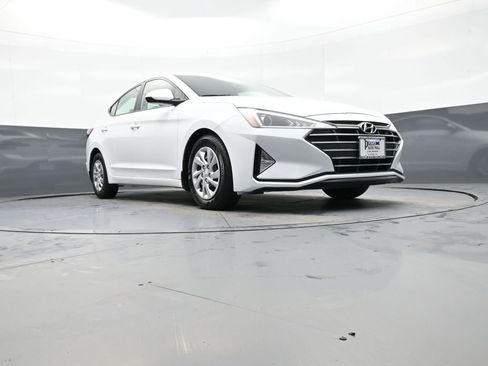 Used 2020 Hyundai Elantra SE w/ Cargo Package (C1) image 27