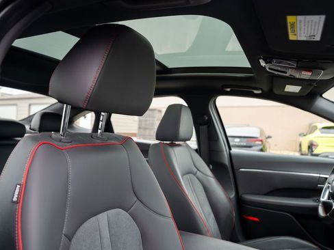 Used 2022 Hyundai Sonata SEL Plus w/ Preferred Accessory Package image 12