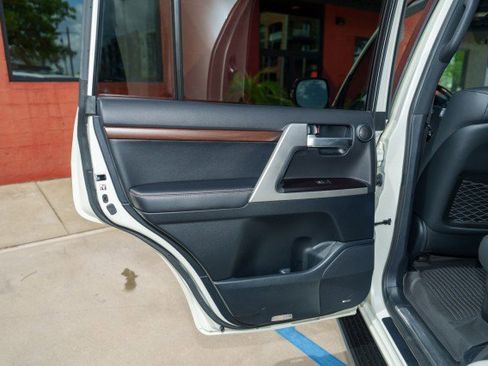 Used 2020 Toyota Land Cruiser Heritage Edition AWD/4WD image 18
