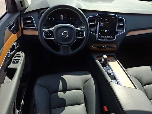 Used 2023 Volvo XC90 B6 Plus w/ Protection Package Premier image 12