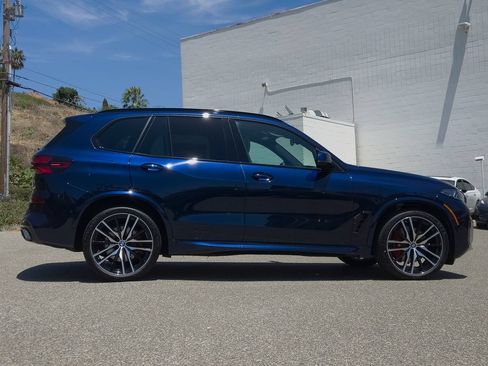 New 2026 BMW X5 xDrive40i w/ M Sport Package AWD/4WD image 3