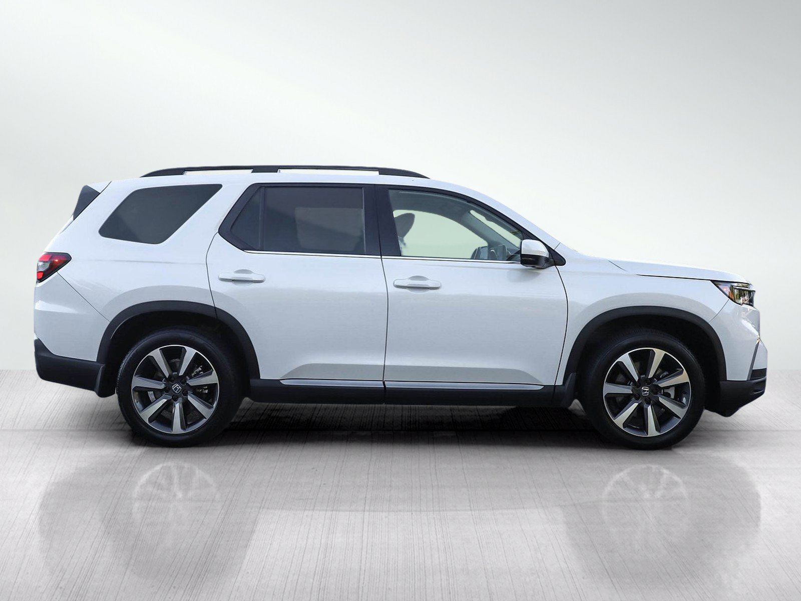 Used 2024 Honda Pilot Elite image 6
