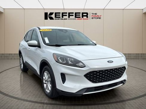 Used 2020 Ford Escape SE image 7