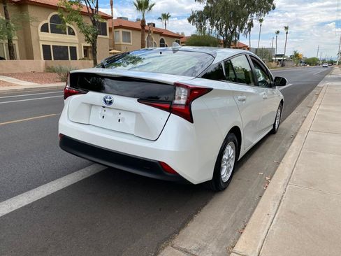 Used 2022 Toyota Prius LE FWD image 6