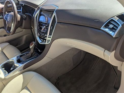 Used 2016 Cadillac SRX Luxury image 18