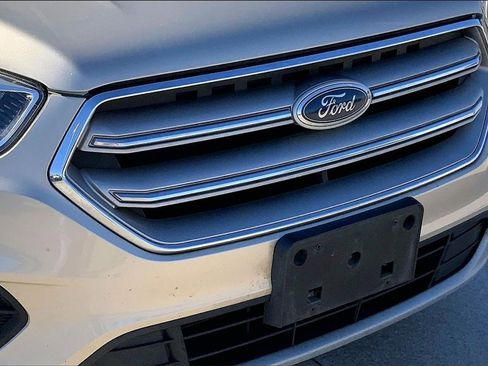 Used 2018 Ford Escape SE image 26