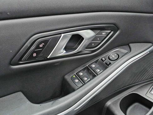 Used 2025 BMW 330i xDrive 330i xDrive w/ Convenience Package image 23