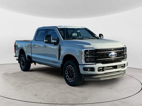 Used 2025 Ford F350 Platinum AWD/4WD image 7