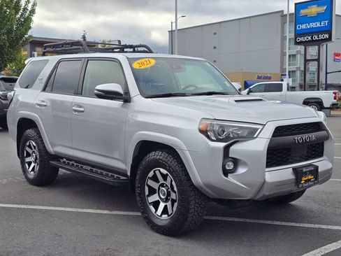 Used 2021 Toyota 4Runner TRD Off-Road Premium w/ Moonroof Package AWD/4WD image 9