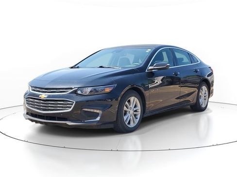 Used 2016 Chevrolet Malibu LT w/ Leather Package FWD image 2