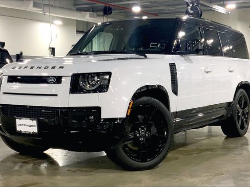 Used 2023 Land Rover Defender 130 X-Dynamic SE image 1