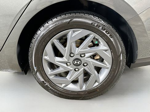 Certified 2024 Hyundai Elantra SEL image 29