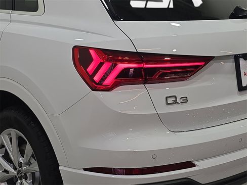 Used 2025 Audi Q3 2.0T Premium w/ Convenience Package image 34