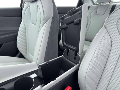 New 2026 Hyundai Elantra Limited image 18