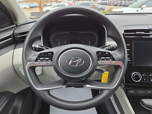 Certified 2023 Hyundai Tucson SE image 17
