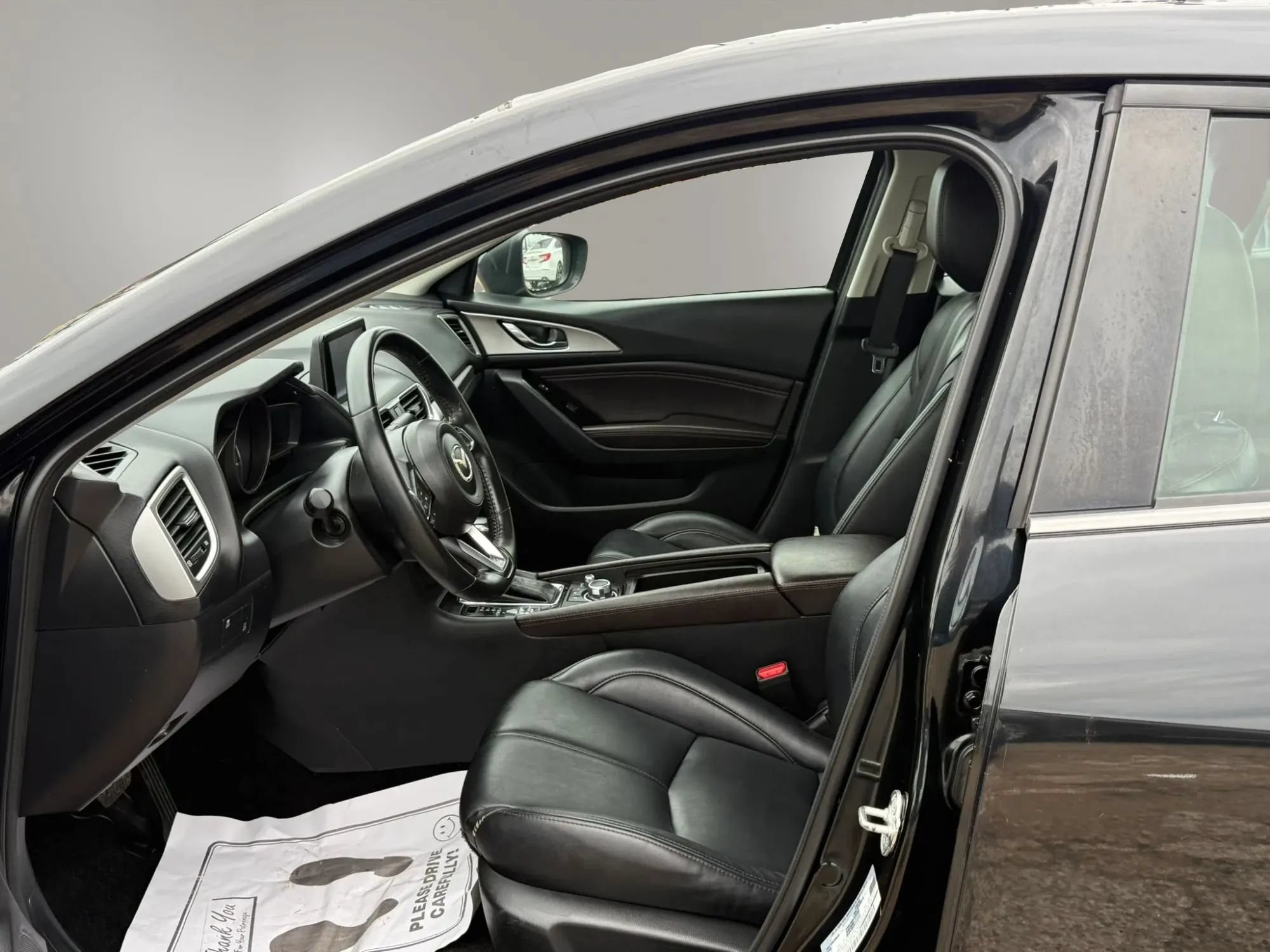 Used 2018 MAZDA MAZDA3 Touring FWD image 12