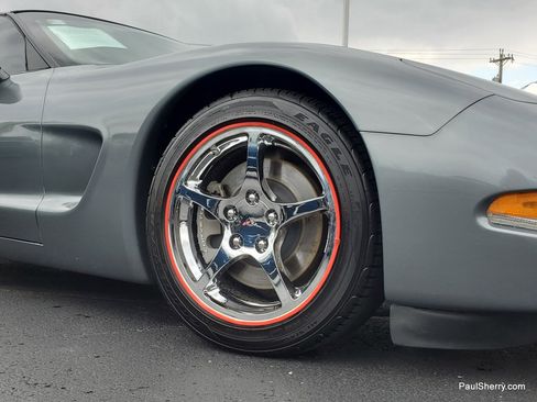 Used 2004 Chevrolet Corvette Coupe RWD image 8