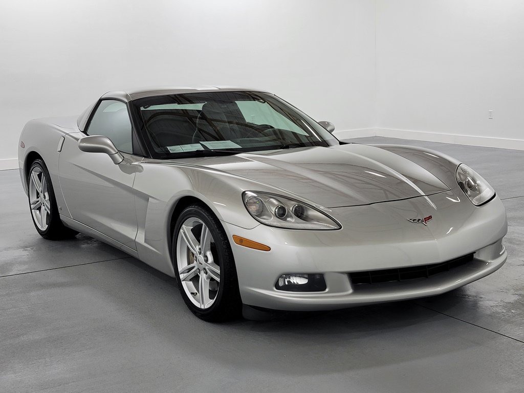 Used 2008 Chevrolet Corvette Coupe w/ Preferred Equipment Group RWD image 2