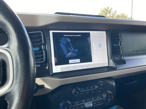 Used 2022 Ford Bronco Wildtrak image 10