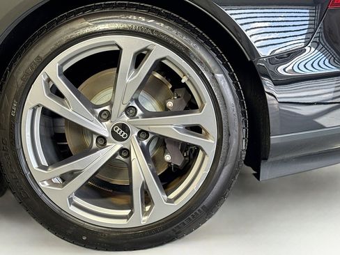 Used 2023 Audi e-tron GT Premium Plus image 27