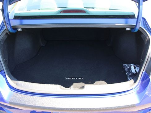 Certified 2023 Hyundai Elantra SEL w/ Convenience Package FWD image 11